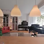Lovely Central Flat With Grand Piano, Family Friendly