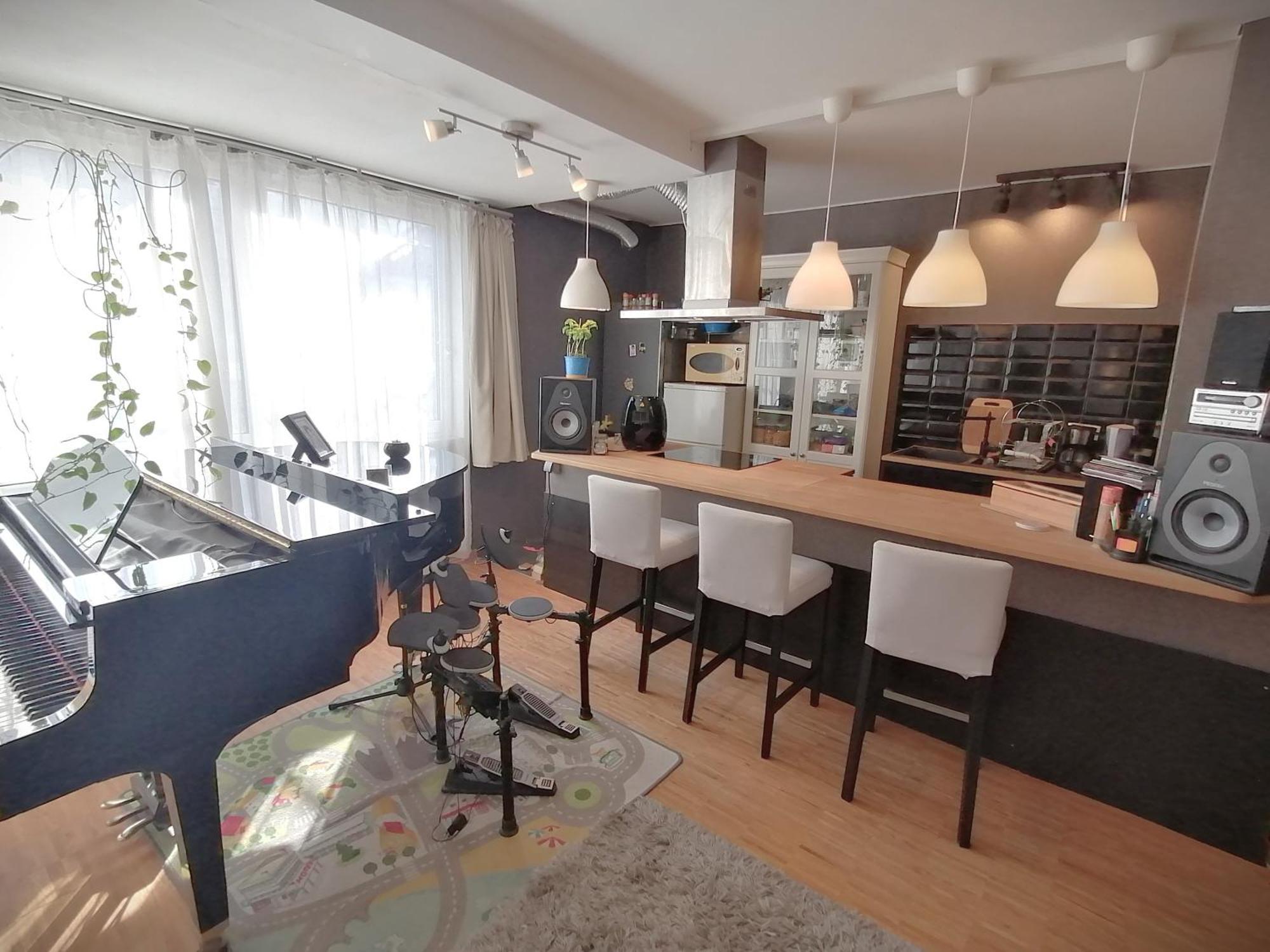 Lovely Flat With Grand Piano, Family Friendly