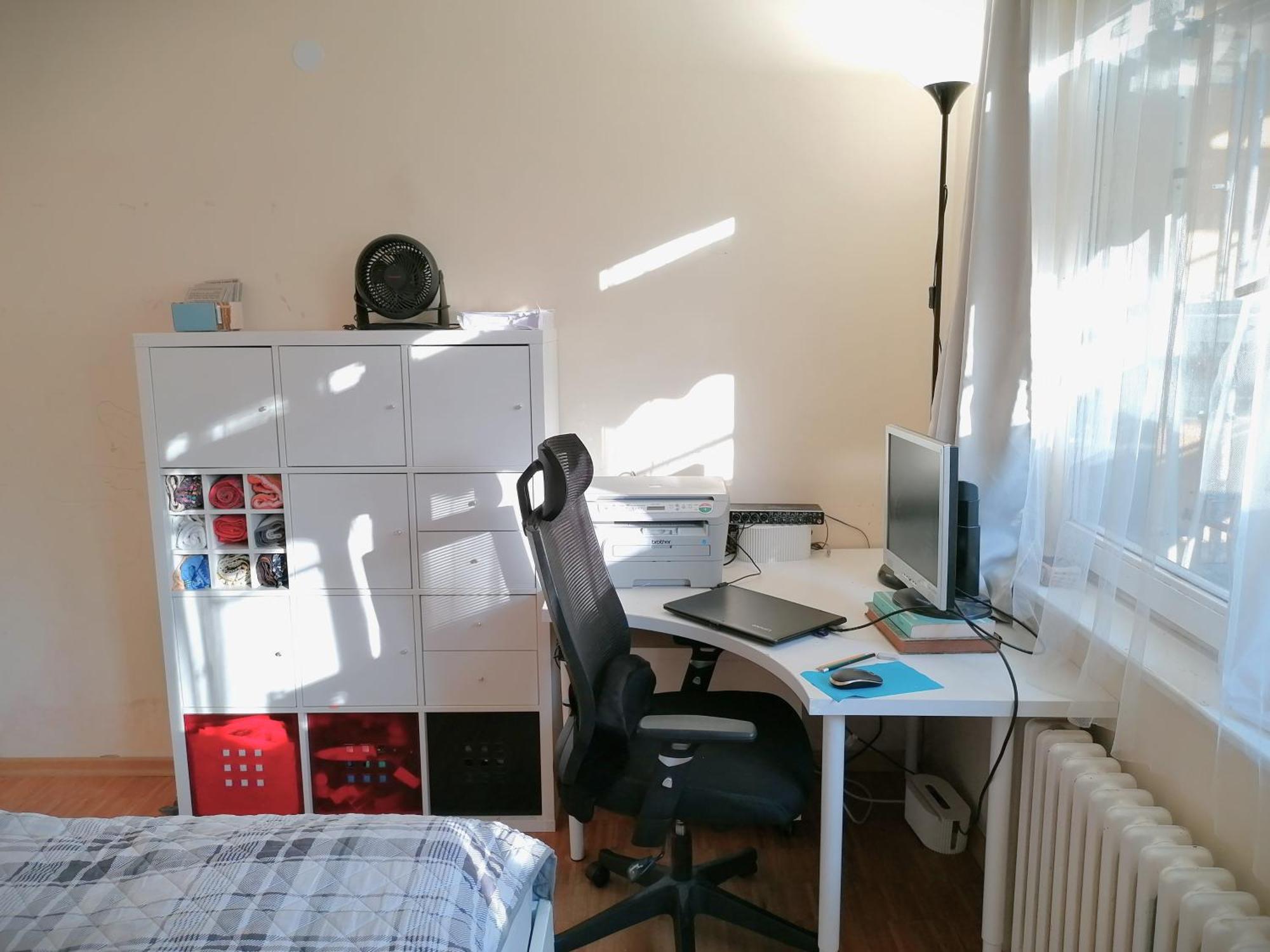 Appartement Lovely Flat With Grand Piano, Family Friendly Berlijn